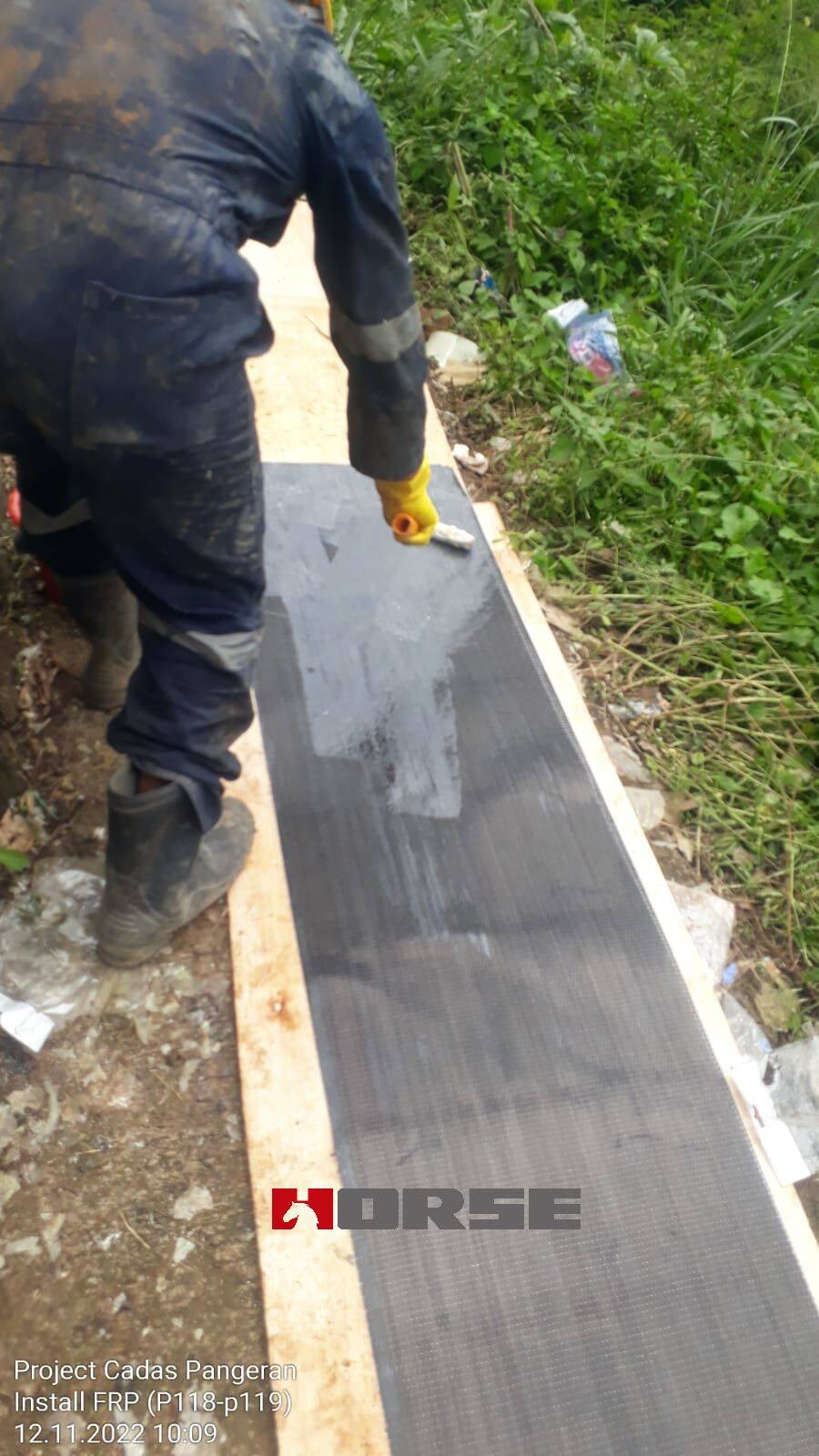 strengthening road and bridge with carbon fiber reinforced polymer(frp) strengthening road and bridge with carbon fiber reinforced polymer(frp)